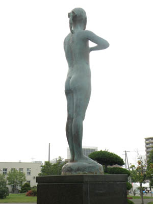 秘境100選 Ver2 | 江別水道庁舎少女像